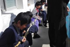 Liu-teaching-Kids-in-Temple